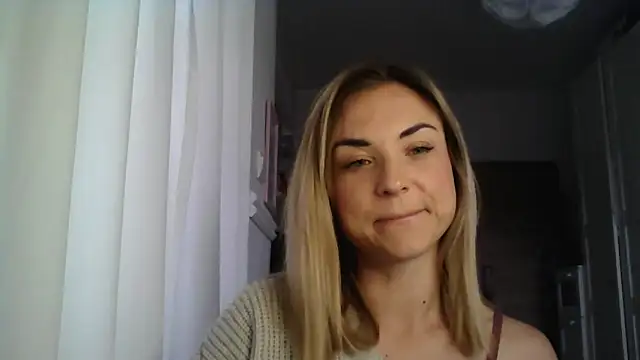 Snapshot of ashley_xlove chatting on March 2025 07:42:02 AM ashley xlove online show from March 2025 07:42:02 AM