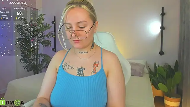 Snapshot of Debbie_Taylor chatting on June 2026 05:18:01 PM Debbie Taylor online show from June 2026 05:18:01 PM