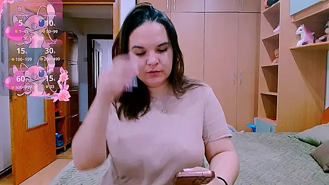 Snapshot of Ella-Diamond chatting on September 2025 05:52:02 AM Ella-Diamond online show from September 2025 05:52:02 AM