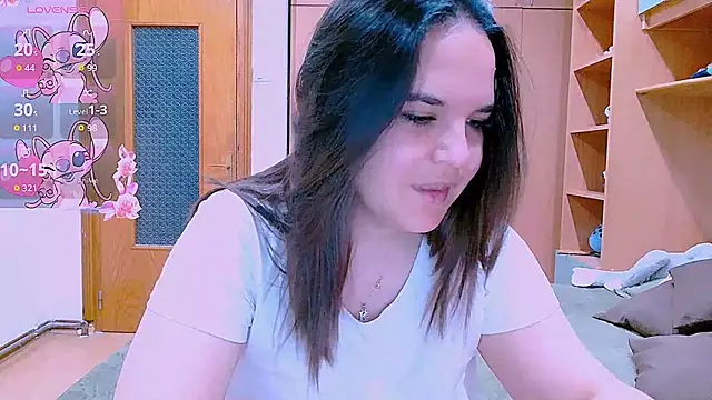 Snapshot of Ella-Diamond chatting on October 2025 07:34:02 PM Ella-Diamond online show from October 2025 07:34:02 PM