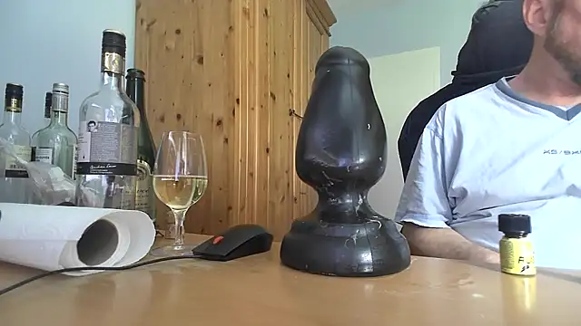 Snapshot of Tom_PP_cgn chatting on May 2026 02:36:01 PM Tom PP cgn online show from May 2026 02:36:01 PM