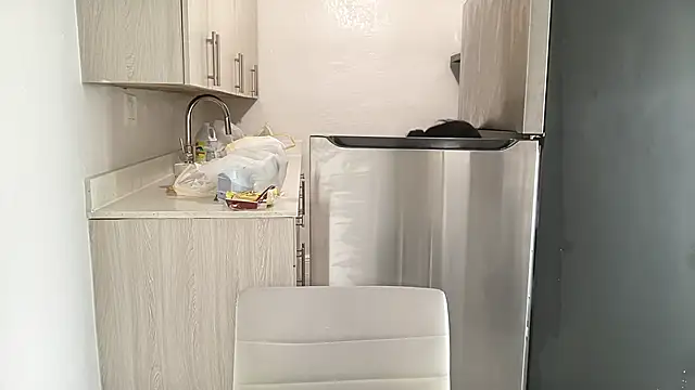 Snapshot of miamiworld chatting on February 2026 04:06:01 PM miamiworld online show from February 2026 04:06:01 PM