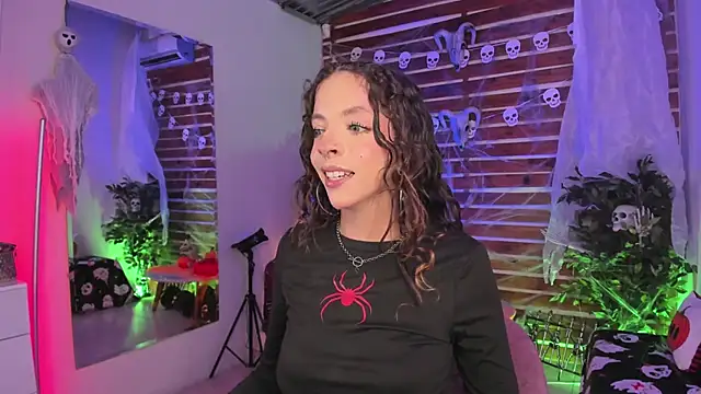Sapphire Venuss online show from October 2025 02:25:02 AM