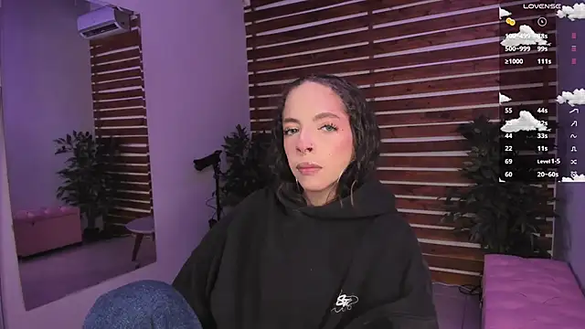 Sapphire Venuss online show from November 2025 12:42:02 AM