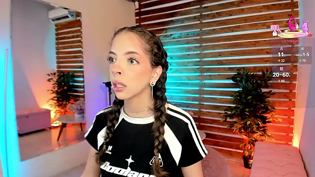 Snapshot of Sapphire_Venuss chatting on January 2026 11:52:01 PM Sapphire Venuss online show from January 2026 11:52:01 PM