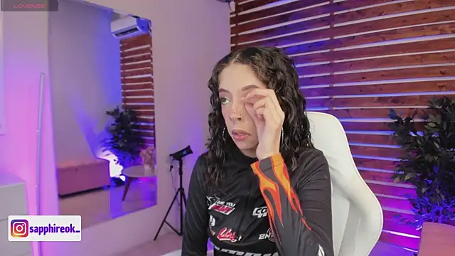 Snapshot of Sapphire_Venuss chatting on February 2026 12:51:02 AM Sapphire Venuss online show from February 2026 12:51:02 AM