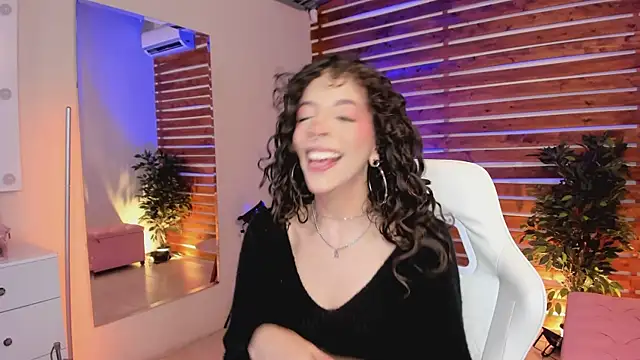 Sapphire Venuss online show from March 2026 11:45:02 PM