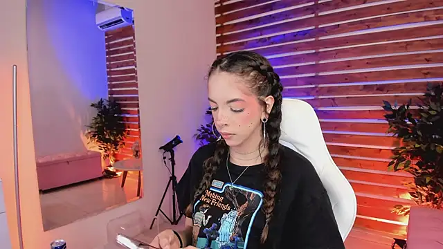 Sapphire Venuss online show from March 2026 12:17:02 AM