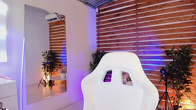 Sapphire Venuss online show from April 2026 12:46:02 AM