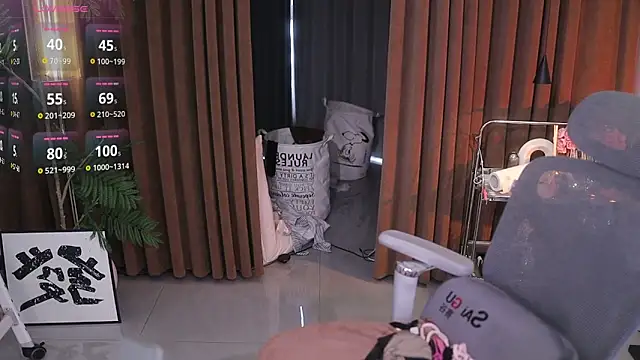 Evajoannana online show from April 2026 05:25:01 AM