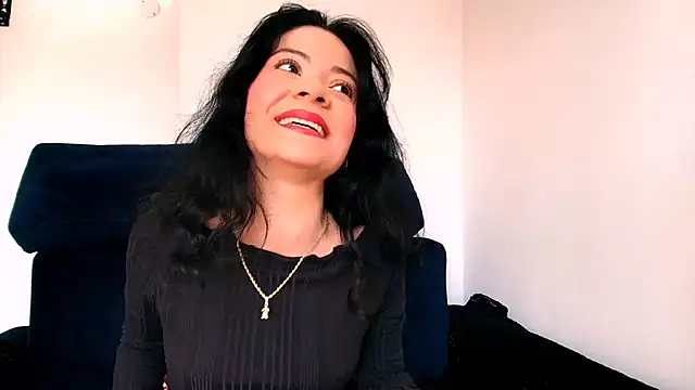 miabeautyxx online show from April 2026 01:29:01 PM