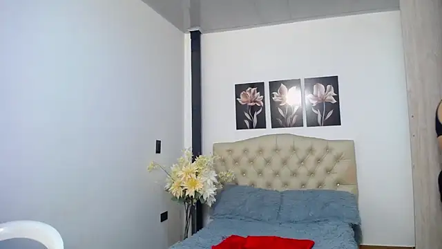 lily f00x online show from February 2026 12:38:01 PM