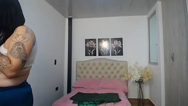 lily f00x online show from March 2026 12:37:02 PM