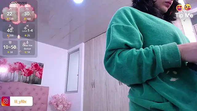 lily f00x online show from September 2025 12:34:02 PM
