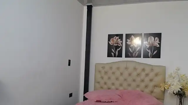 lily f00x online show from March 2026 12:39:01 PM