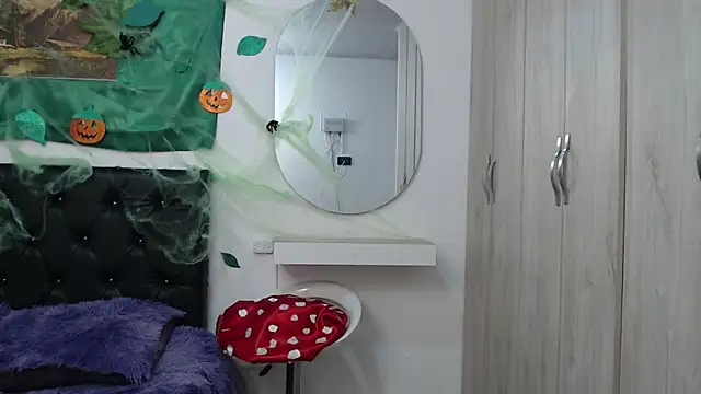 lily f00x online show from October 2025 12:33:01 AM