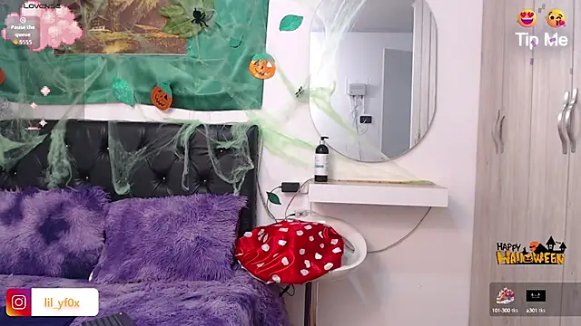 lily f00x online show from October 2025 01:12:01 PM