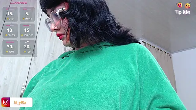 lily f00x online show from September 2025 12:43:02 PM