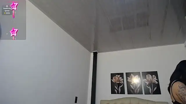 lily f00x online show from April 2026 12:39:01 PM