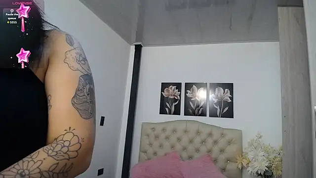 lily f00x online show from April 2026 12:34:01 PM