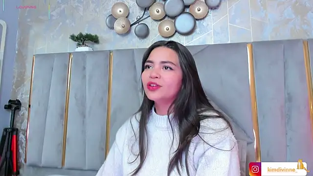 KimDevinne online show from September 2025 02:50:01 AM