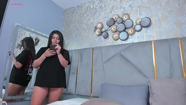 KimDevinne online show from September 2025 02:44:02 AM