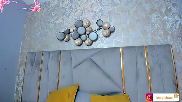 KimDevinne online show from November 2025 02:37:02 AM