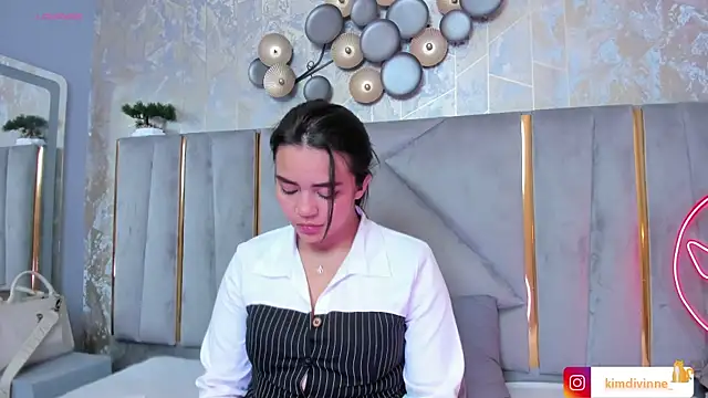 KimDevinne online show from September 2025 03:02:02 AM