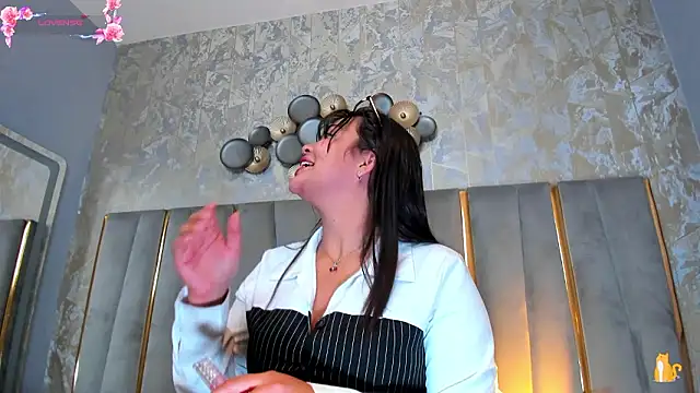 KimDevinne online show from February 2026 02:29:01 AM