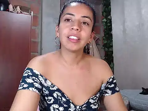 Snapshot of anngela01 chatting on January 2025 12:31:01 AM anngela01 online show from January 2025 12:31:01 AM