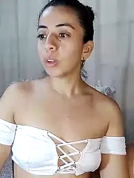 Snapshot of anngela01 chatting on December 2024 10:34:02 PM anngela01 online show from December 2024 10:34:02 PM