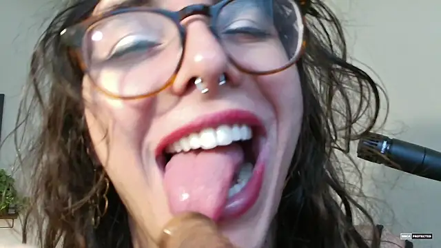 Snapshot of transbate chatting on January 2025 04:48:01 PM transbate online show from January 2025 04:48:01 PM