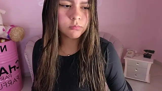 Snapshot of emmalee_01a chatting on February 2025 10:45:01 AM emmalee 01a online show from February 2025 10:45:01 AM