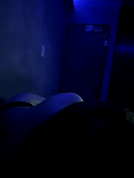 mismmia online show from November 2025 05:00:05 AM