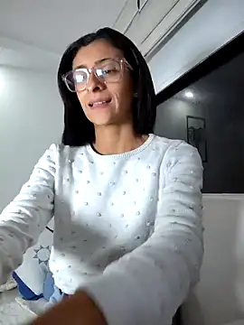 Snapshot of thedianakaro chatting on February 2025 04:36:01 AM thedianakaro online show from February 2025 04:36:01 AM