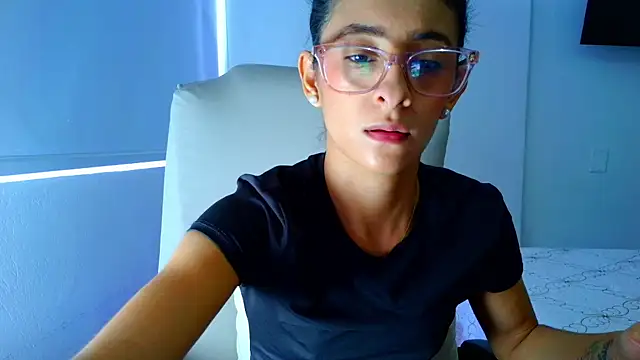 Snapshot of thedianakaro chatting on July 2026 07:22:02 PM thedianakaro online show from July 2026 07:22:02 PM