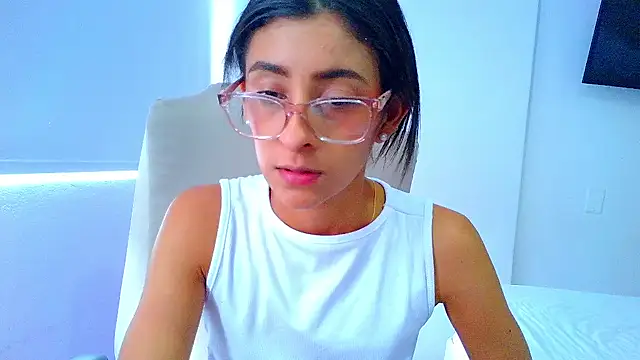 Snapshot of thedianakaro chatting on August 2026 06:47:02 PM thedianakaro online show from August 2026 06:47:02 PM