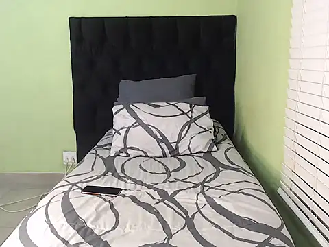 ThickPearlx23 online show from November 2025 02:59:02 AM