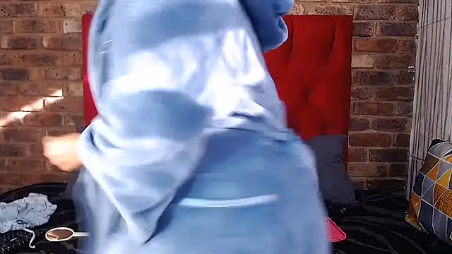 Snapshot of ThickPearlx23 chatting on June 2026 06:40:01 AM ThickPearlx23 online show from June 2026 06:40:01 AM
