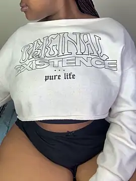 Snapshot of ThickPearlx23 chatting on June 2026 08:28:01 PM ThickPearlx23 online show from June 2026 08:28:01 PM