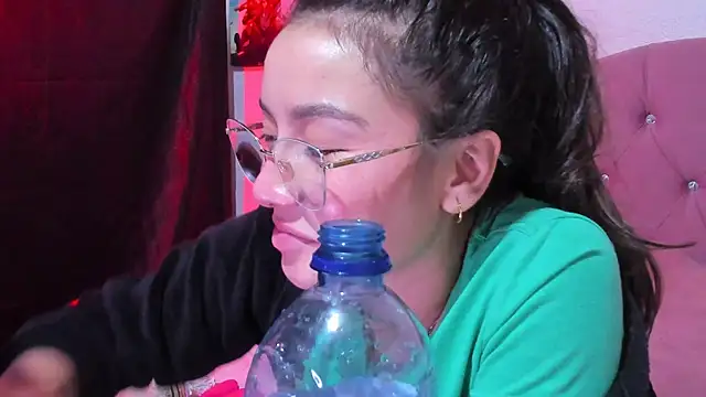 teffy lee online show from June 2026 08:20:01 PM