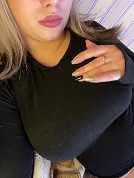 69Laura696 online show from December 2024 12:01:02 PM