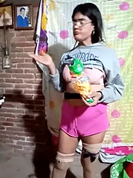 Snapshot of yovana13 chatting on November 2025 03:27:02 PM yovana13 online show from November 2025 03:27:02 PM