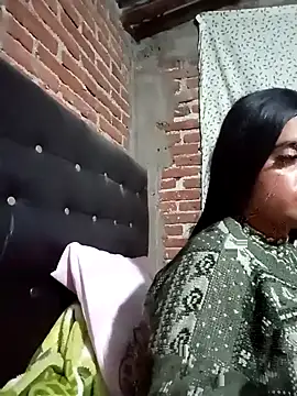 Snapshot of yovana13 chatting on November 2025 07:34:01 AM yovana13 online show from November 2025 07:34:01 AM