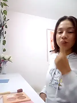 Luci And Sofi online show from October 2025 11:11:02 AM