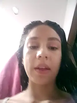 Luci And Sofi online show from March 2026 10:11:02 AM