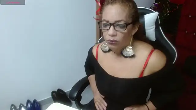 Snapshot of PervertedMature chatting on March 2025 04:19:01 AM PervertedMature online show from March 2025 04:19:01 AM