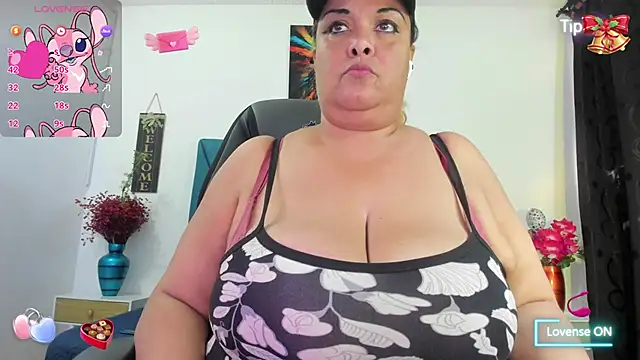 Snapshot of Dubraska1 chatting on September 2025 08:37:01 PM Dubraska1 online show from September 2025 08:37:01 PM