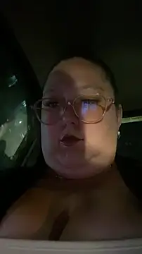 Chloee ep online show from November 2025 12:11:01 AM