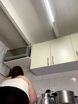 Chloee ep online show from October 2025 04:11:01 AM